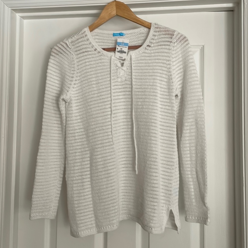 New with tags J. McLaughlin white summer weight sweater size small.